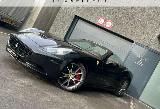 Ferrari 4.3 V8 460 HP Nero Daytona / CarPlay / Magner ...