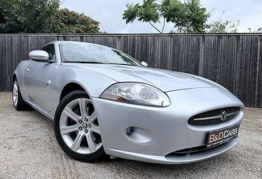 Jaguar XK Coupé 4.2i V8
