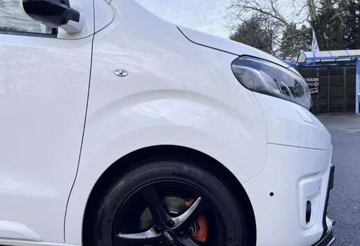 Toyota Furgón Crew Cab 2.0D Comfort L2H1