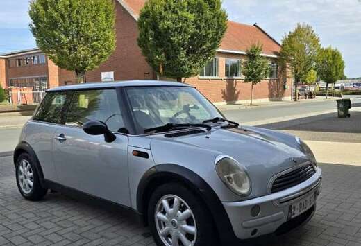 MINI 1,6 Benzin . Automatisch