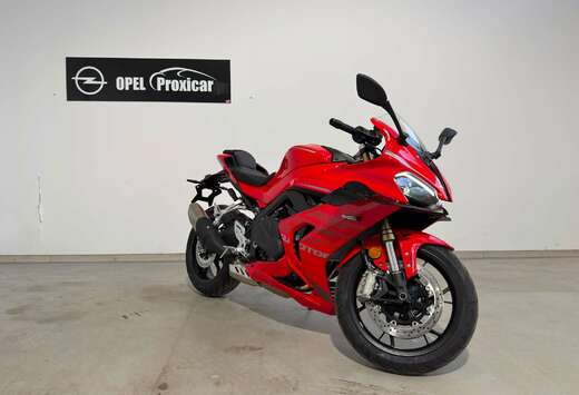 SRK 800 RR RED **MOTO NEUVE JAMAIS IMMAT**