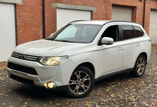 Mitsubishi 2.2 DI-D 4WD 7 plaatsen Full optie. Euro 5