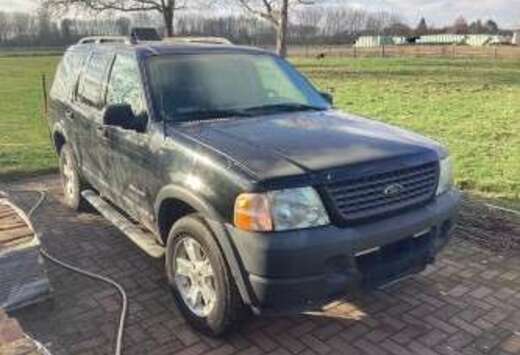 Ford Explorer Black Edition