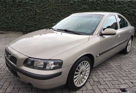 Volvo / 2002 / 2.4D / 177.000 / Diesel / 1e eigenaar