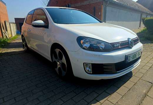 Volkswagen Golf 2.0 TSI DSG