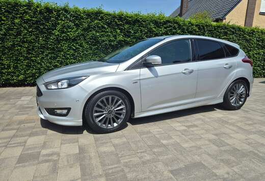 Ford Focus 1.0 EcoBoost ST Line