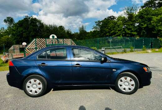 Mitsubishi Lancer 1.5i Inform