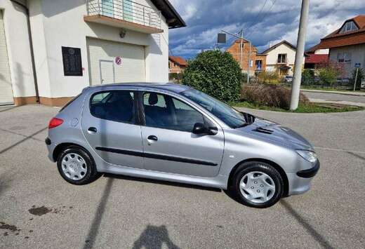 Peugeot 206+1.1i+X-Design