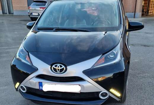 Toyota 1.0i VVT-i x 5 portes / Climatisation