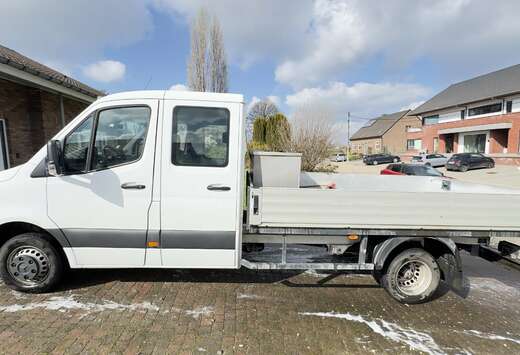 Mercedes-Benz 519 V6