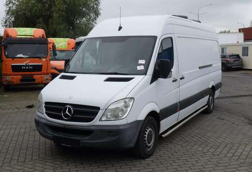 Mercedes-Benz 313 EXPORT (Stock ID 75917)