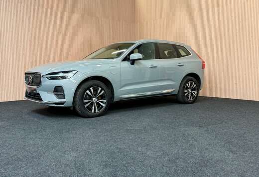 Volvo XC60 2.0 T6 PHEV AWD Plus Bright (257kW)PanoDAB