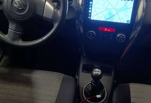Suzuki SX4 1.6i GLX Outdoor Evasion