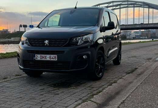 Peugeot 1.5 BlueHDi 130 L1 EAT8 S&S Asphalt