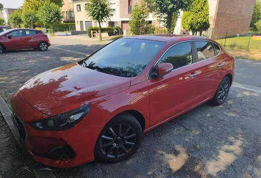 Hyundai FASTBACK FEEL