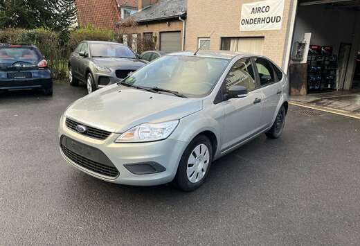 Ford Focus 1.4i Ambiente