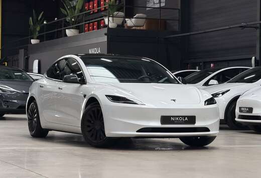 Tesla HIGHLAND PREMIUM - RWD - HIGHWAY AUTOPILOT