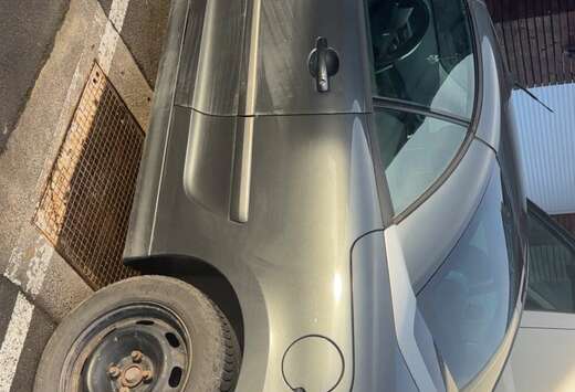 Peugeot CC 1.6 HDi Roland Garros FAP