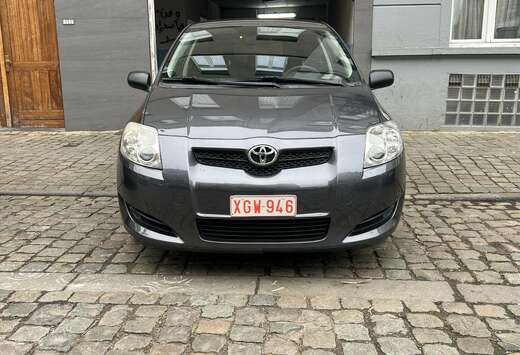Toyota Auris 1.4 D-4D Linea Luna