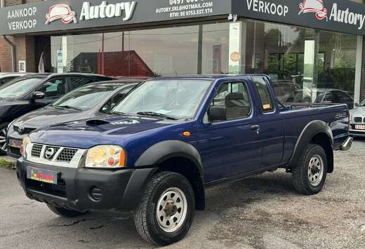 Nissan Extra-cabine / 2.5l / 4x4