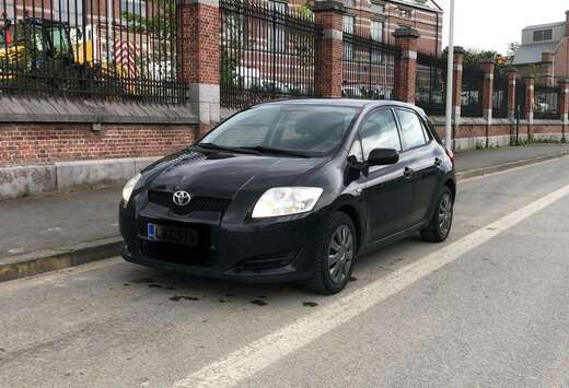 Toyota Auris 1.6i Dual VVT-i Linea Luna