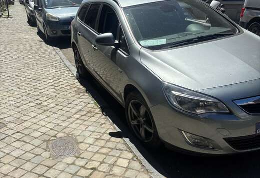 Opel SW 1.9 CDTi Cosmo FAP
