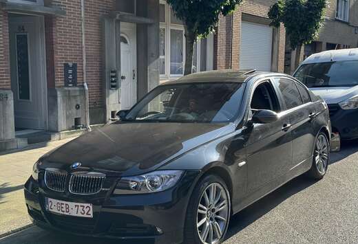 BMW À VENDRE BMW E90 318i (2006) – 101 462 km