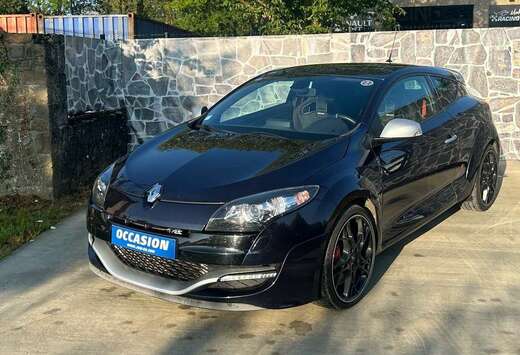 Renault Mégane Coupé 2.0 T RS RedBull Racing RB8