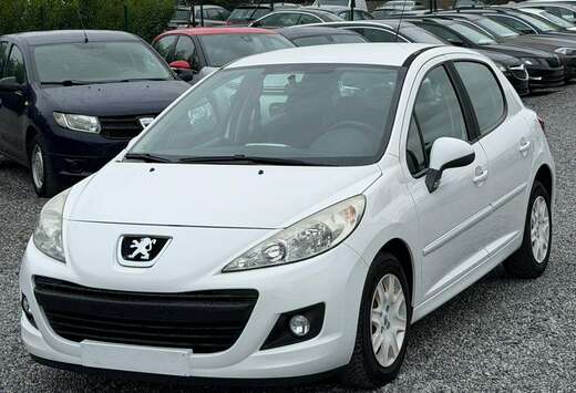 Peugeot + 1.4i - 5 Portes - Airco - Euro 5