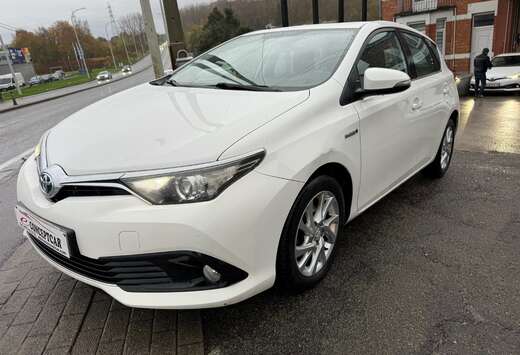 Toyota Auris HEV 1.8i HSD Business E-CVT