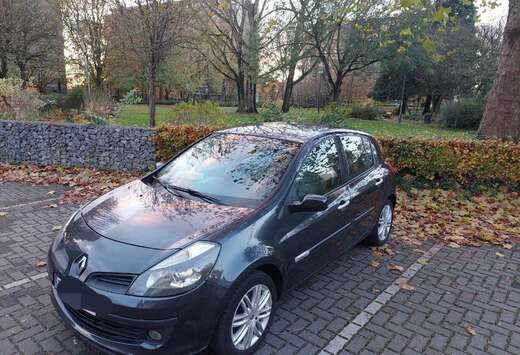 Renault 1.6i 16v Initiale