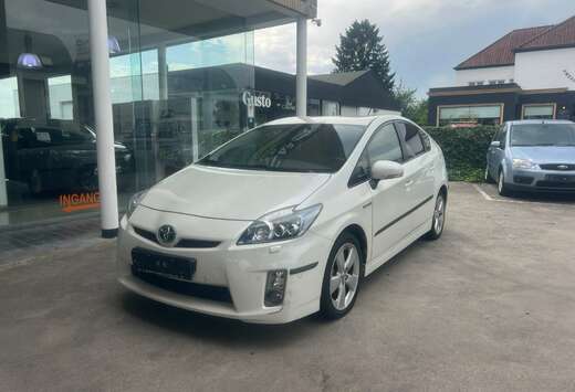 Toyota (Hybrid)