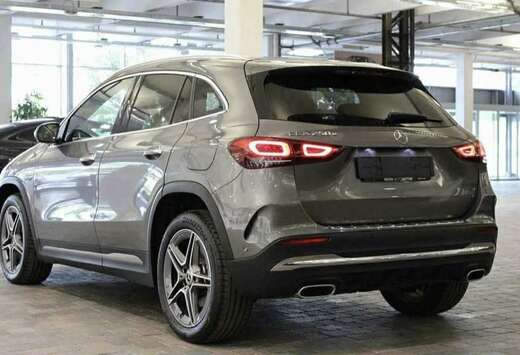 Mercedes-Benz e 8G-DCT AMG Line