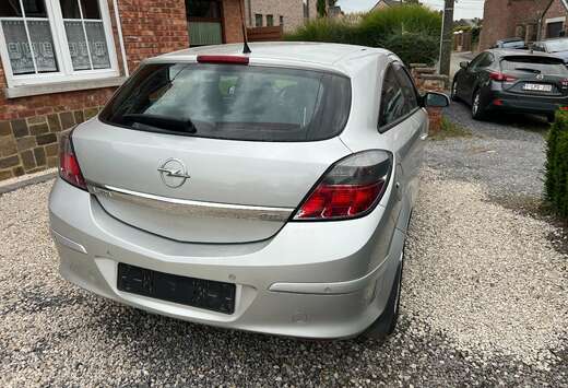 Opel Astra GTC 1.6i Cosmo Easytronic