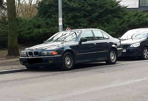 BMW tds téléphone fixe climatisation cuire beige