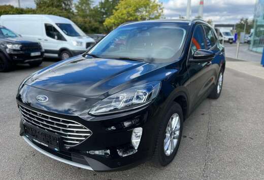 Ford Titanium FHEV AUT