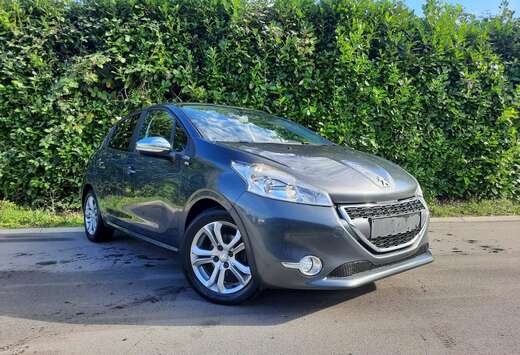 Peugeot 1.2i EURO 6123468KMGPS AIRCO