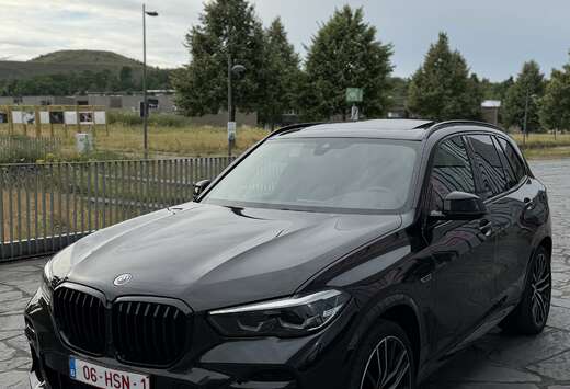 BMW BMW X5 xDrive45e / M-Pack / 2023 / 88.000km / Met