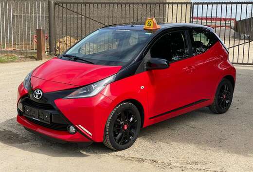 Toyota Aygo 1.0i VVT-i x-play and pack x-cite automat ...