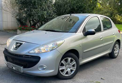 Peugeot 206+/ 1.4 ESSENCE / AIRCO / 82.000 KM / CARNE ...