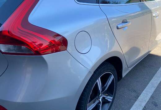 Volvo V40 2.0 D2 R-Design