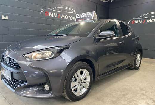 Toyota 1.5i VVT-i Hybrid E-CVT Dynamic