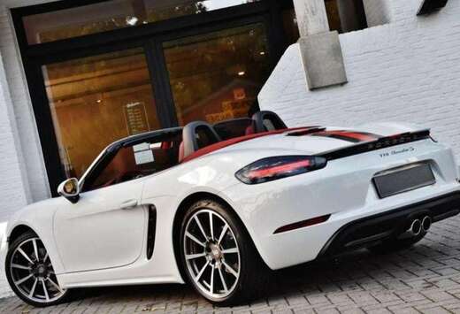 Porsche 718 Boxster S 2.5 Turbo PDK