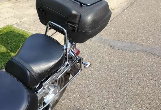 Suzuki Intruder