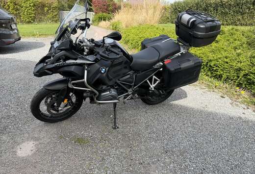 BMW Full Black