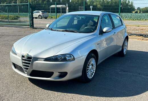 Alfa Romeo Alfa Romeo 147 1.6 essence Airco
