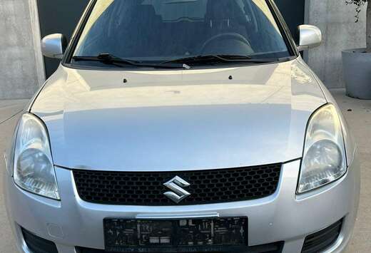 Suzuki 1.5 Black Sport Edition