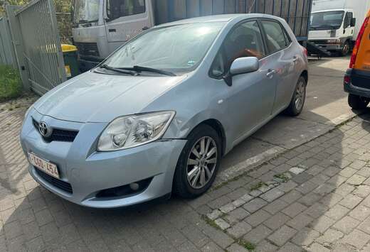 Toyota Auris 1.4 D-4D Linea Luna