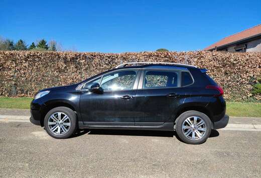 Peugeot 2008 1.2i PureTech Style