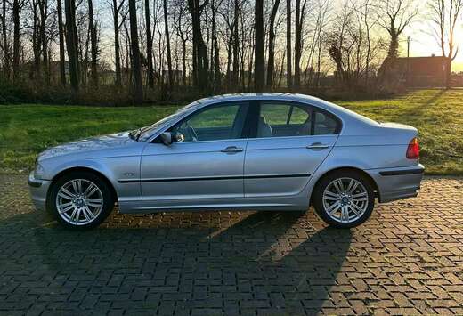 BMW 323iA